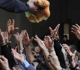 Αθήνα 2013: Η εικόνα που κάνει το γύρο του&nbsp;κόσμου